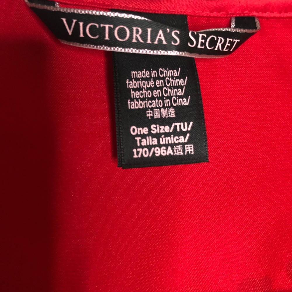 Victoria’s Secret Red Short-Sleeve Robe - Picture 6 of 6